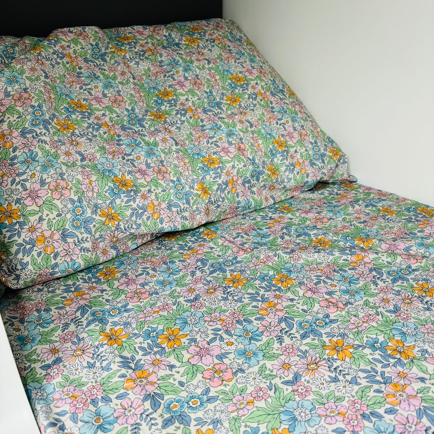Caravan Bunk Fitted Sheet - Wild Bloom