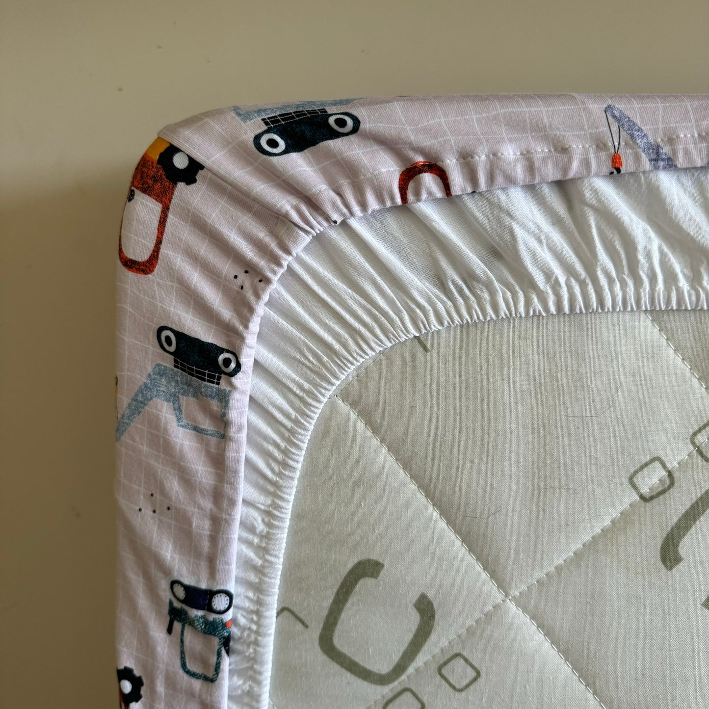 Fitted Cot Sheet - Cotton Jersey Check Diggers