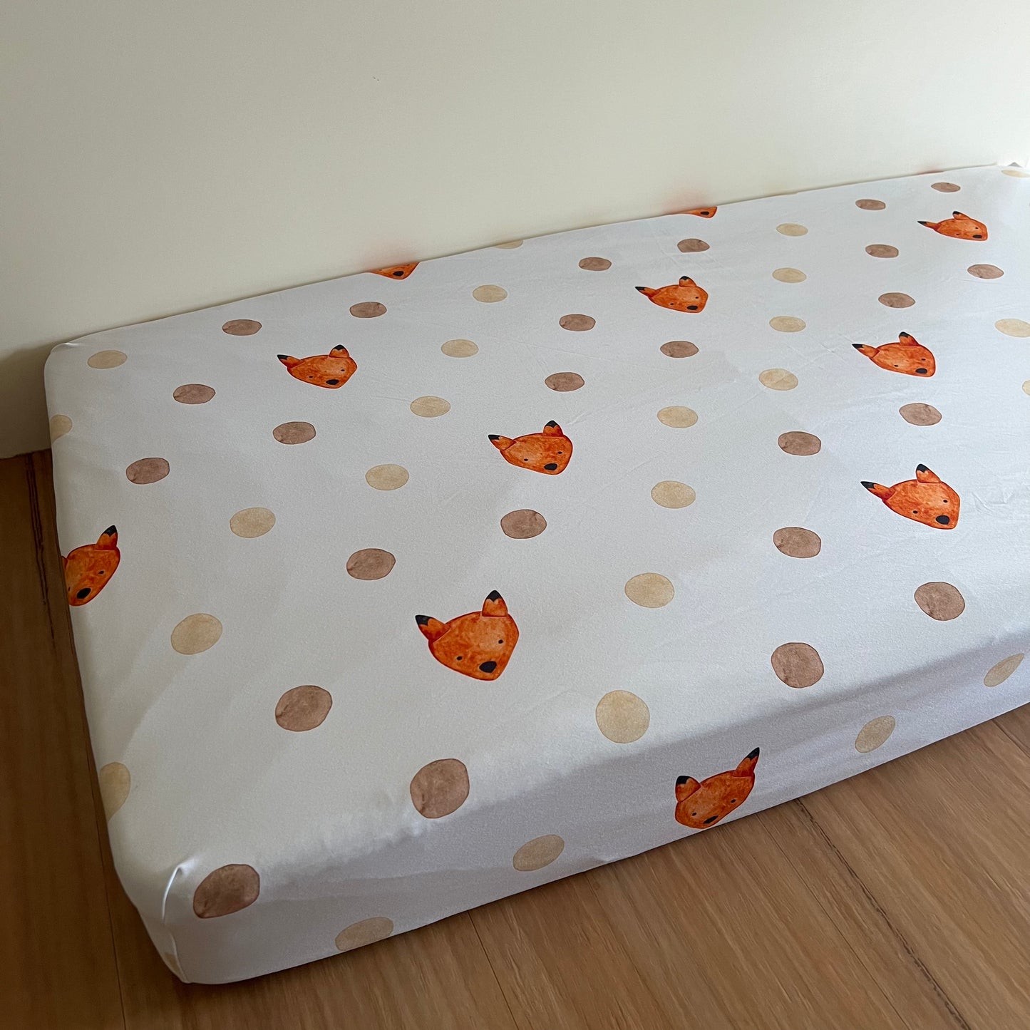 Fitted Cot Sheet - Cotton Jersey Spotty Fox