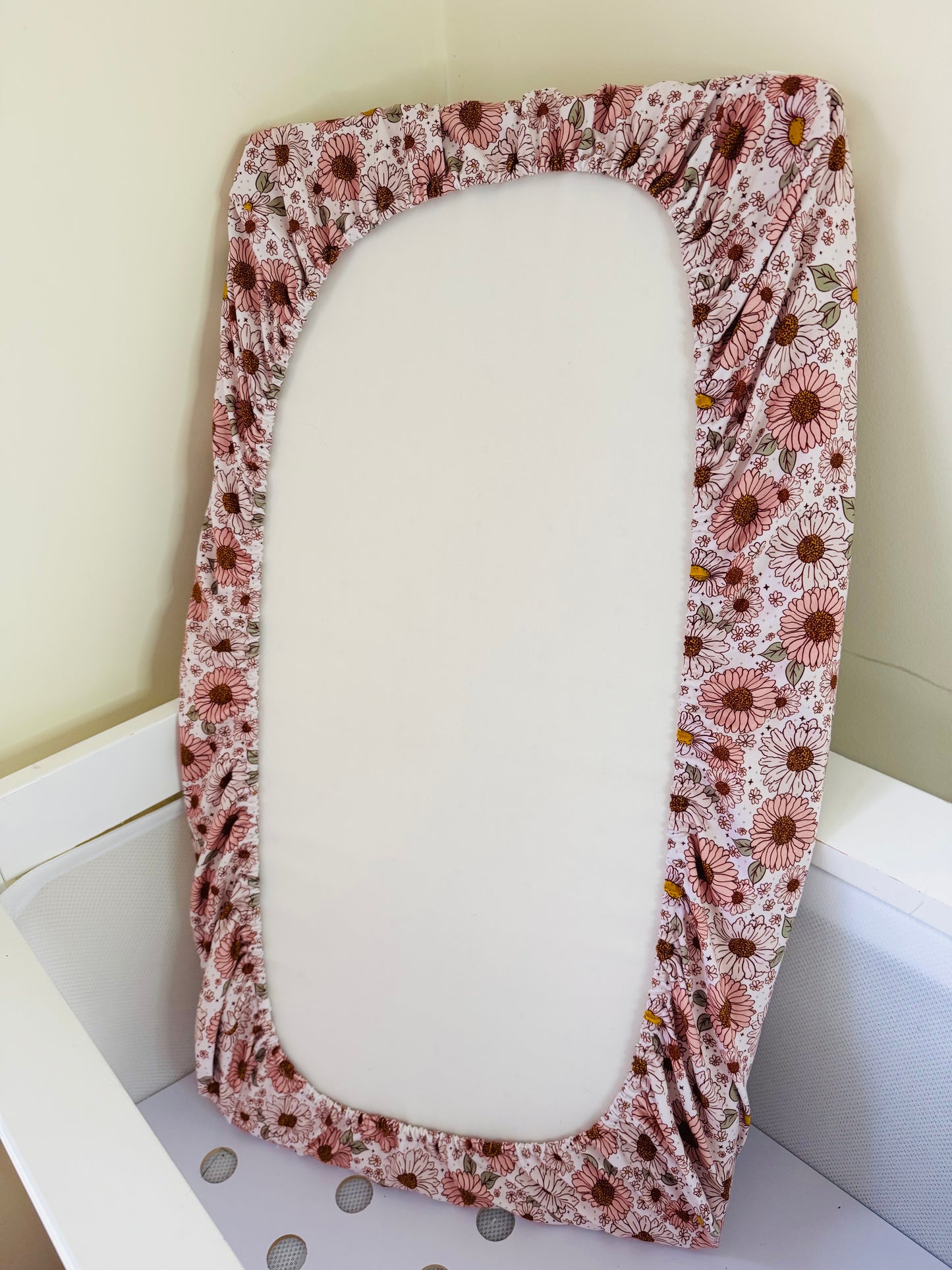 Bassinet & Change Mat Cover - Dusty Pink Daisy