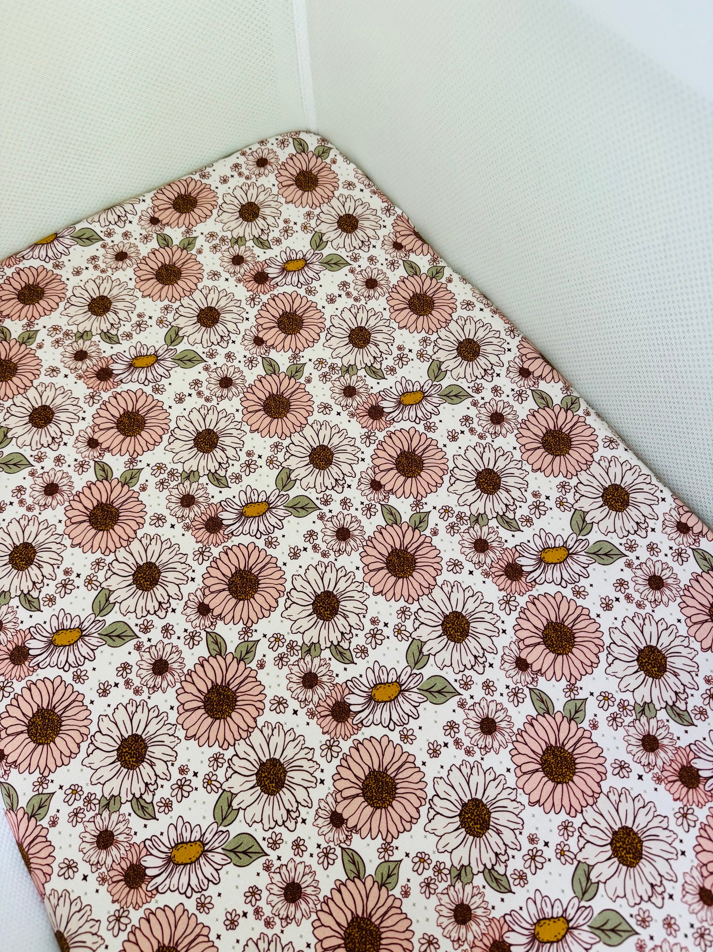 Bassinet & Change Mat Cover - Dusty Pink Daisy