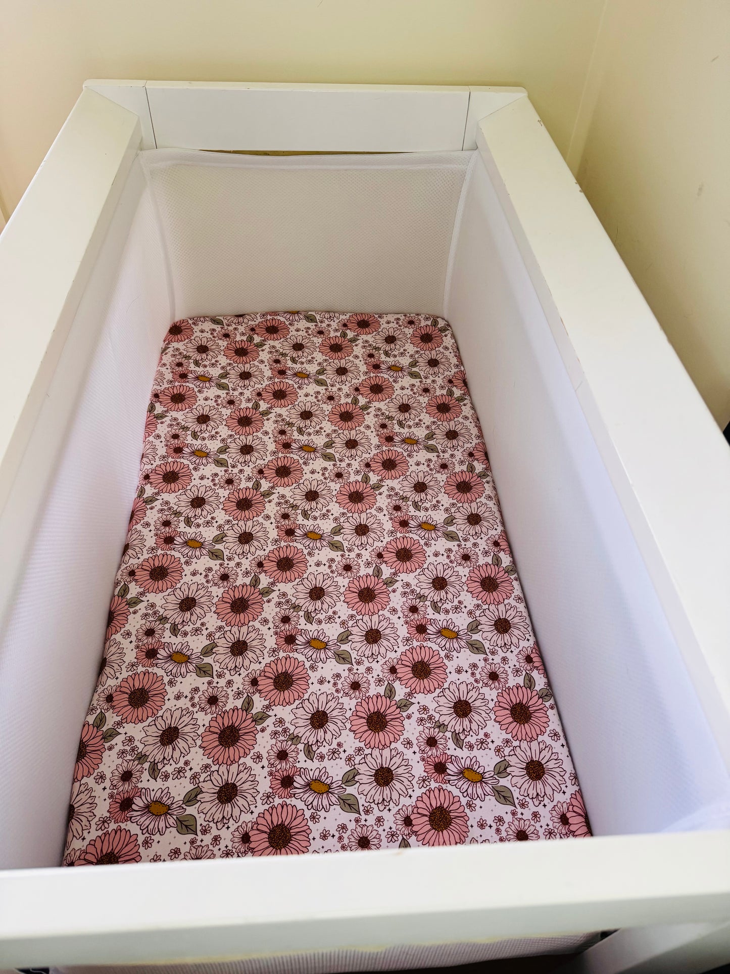 Bassinet & Change Mat Cover - Dusty Pink Daisy