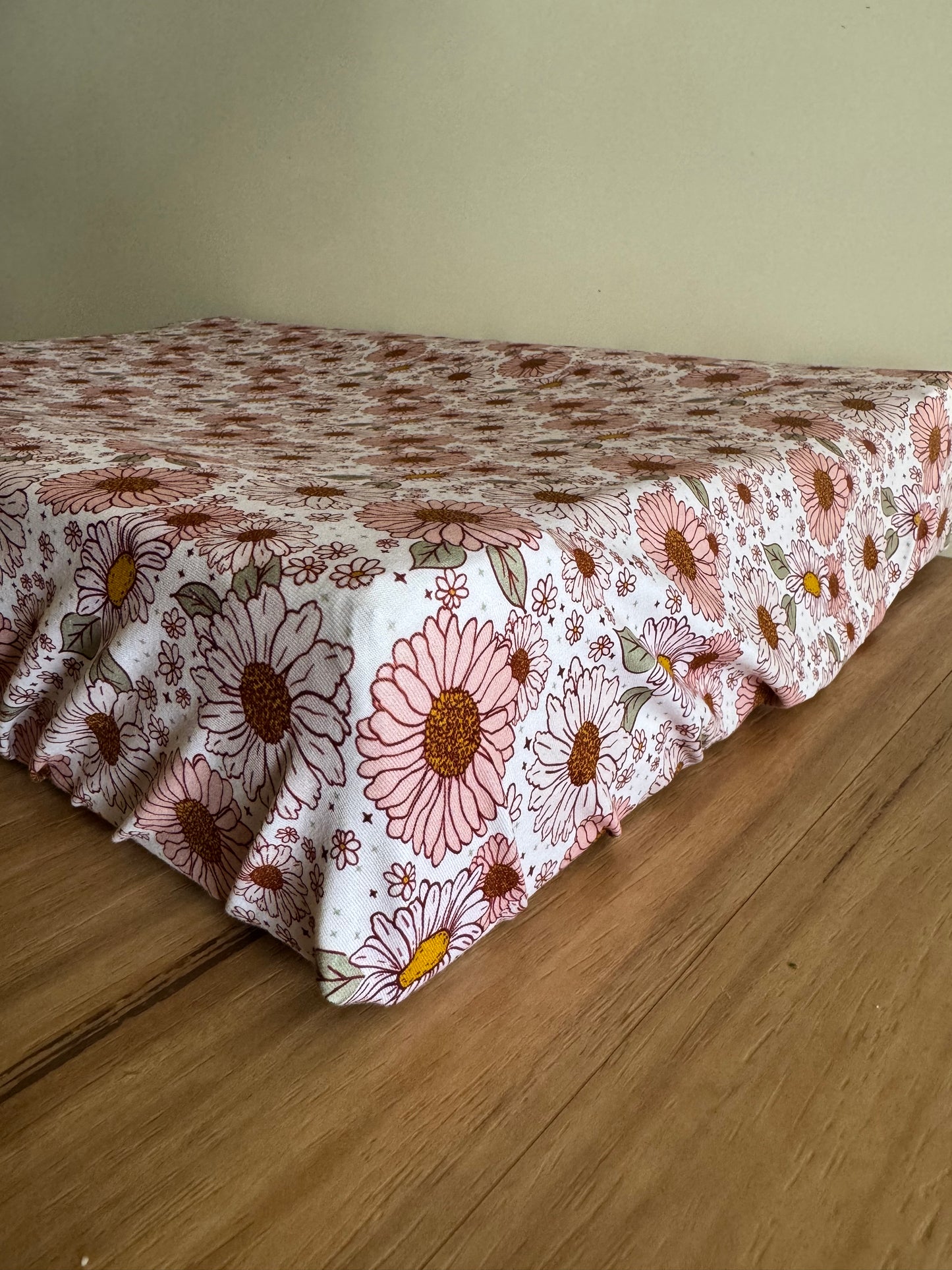 Bassinet & Change Mat Cover - Dusty Pink Daisy