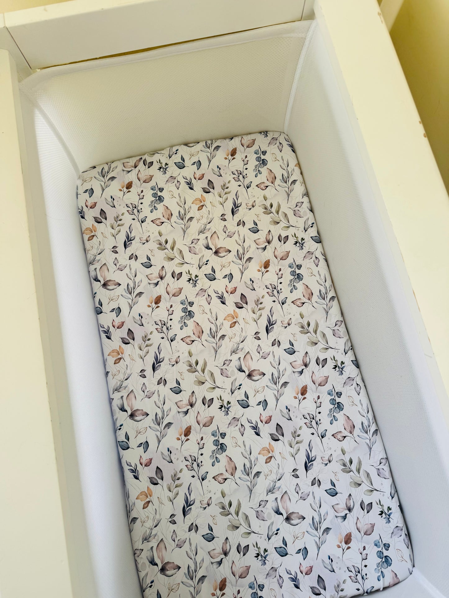 Bassinet & Change Mat Cover - Nature Leaves